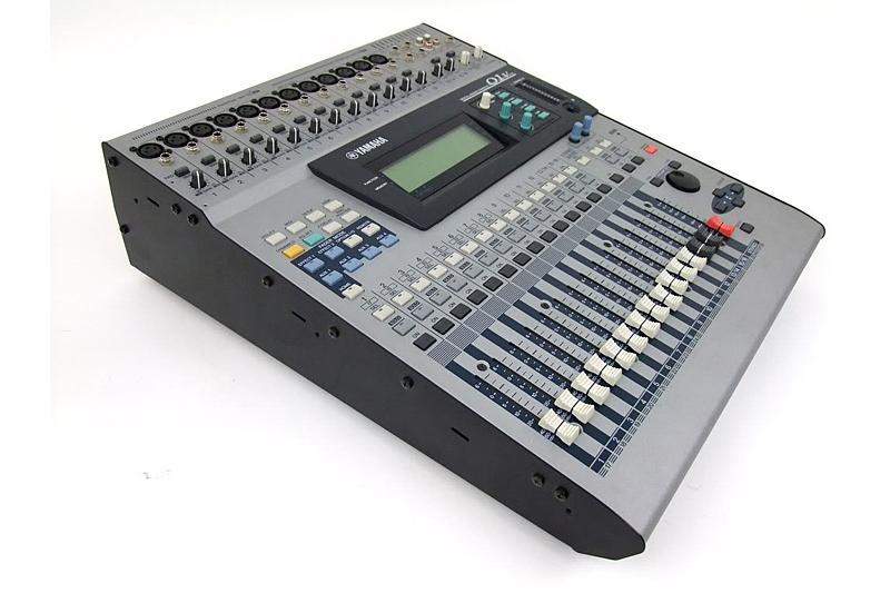 Console de mixage numérique Yamaha 01v