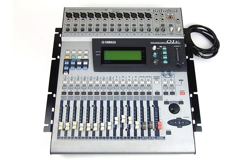 Console de mixage numérique Yamaha 01v – NIGHT SYSTEM